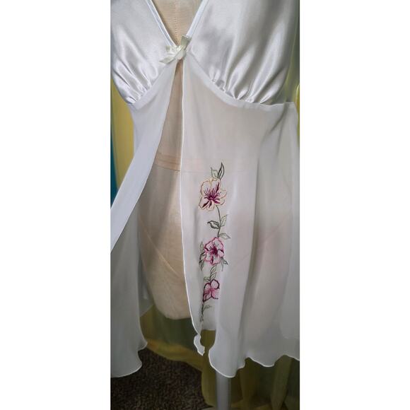 Whispers Nightgown Lingerie Slip Dress Embroidered Sheer Size Small - Picture 3 of 6